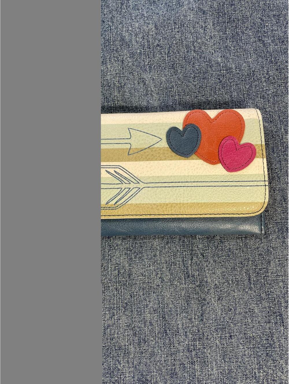 NWOT Relic by Fossil Hearts and Arrows wallet cute clean vegan